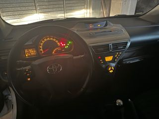 Toyota iQ 2009