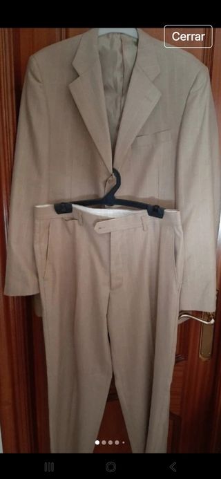 Traje beige