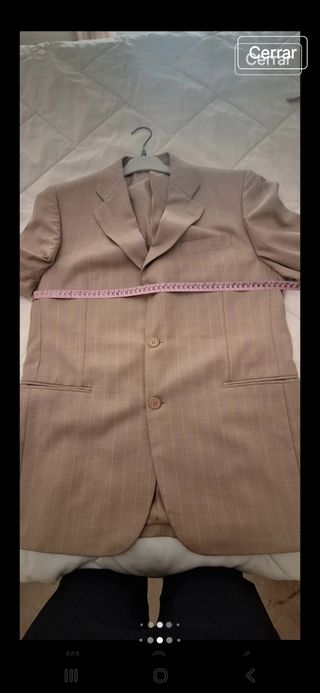 Traje beige