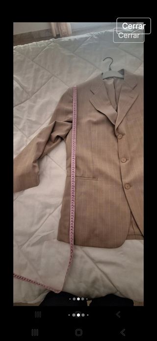 Traje beige