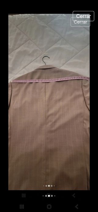 Traje beige