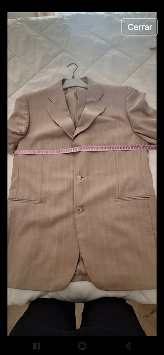 Traje beige