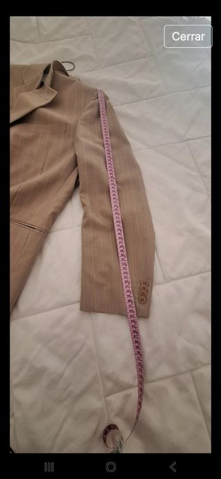 Traje beige