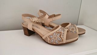 Sandalias Beige Calados Talla 41