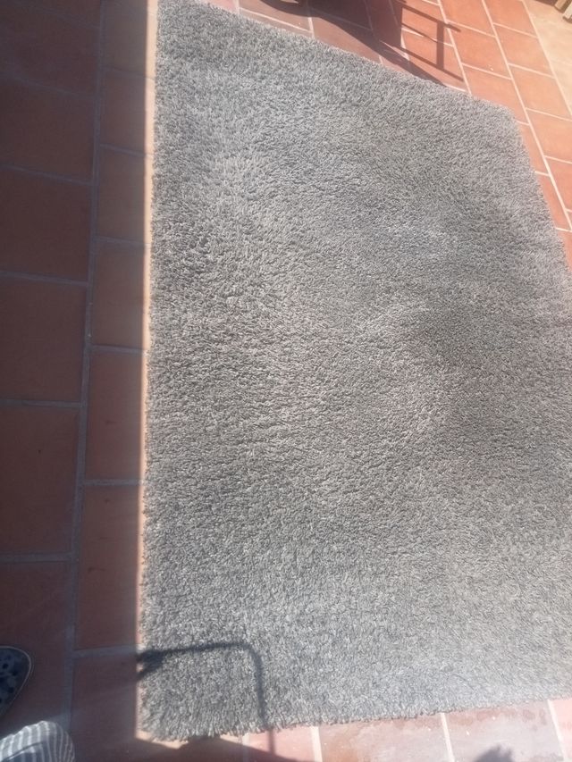 Alfombra moqueta gris