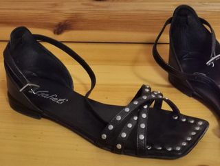 Sandali bassi in vera pelle con borchie - 37