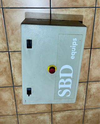 Armario metálico para instalaciones