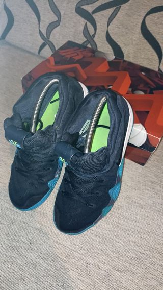 Nike Kyrie 4 Obsidian Azul T40