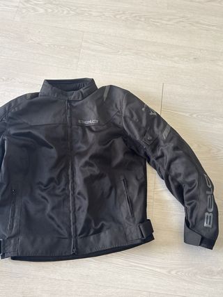 Chaqueta de moto negra