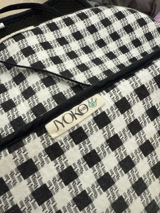 Cubre silla cochecito cuadros blanco y negro