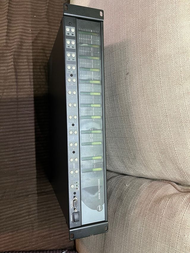 Mixer digitale e processore di segnale EAW DX810