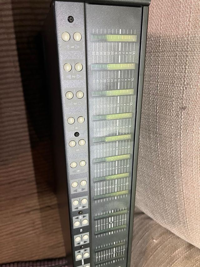 Mixer digitale e processore di segnale EAW DX810