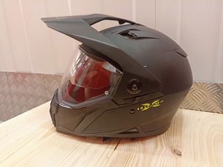Casco de moto negro. Casi nuevo, talla XL