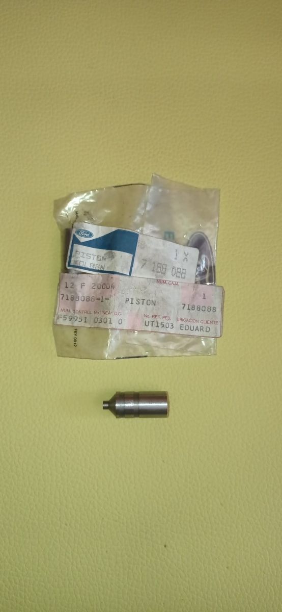 Pistón bomba aceite FORD Fiesta, Escort y Focus. 