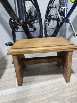 Taburete de madera
