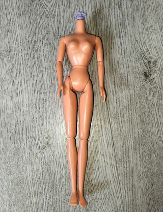 Corpo Barbie vintage snodato