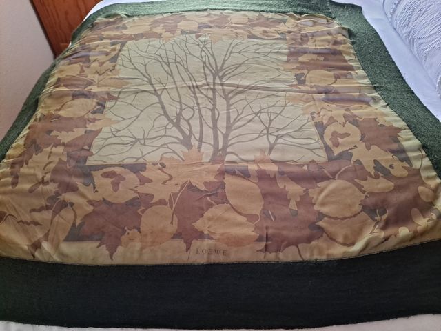 Pañuelo Loewe Seda y Cachemira tonos verde