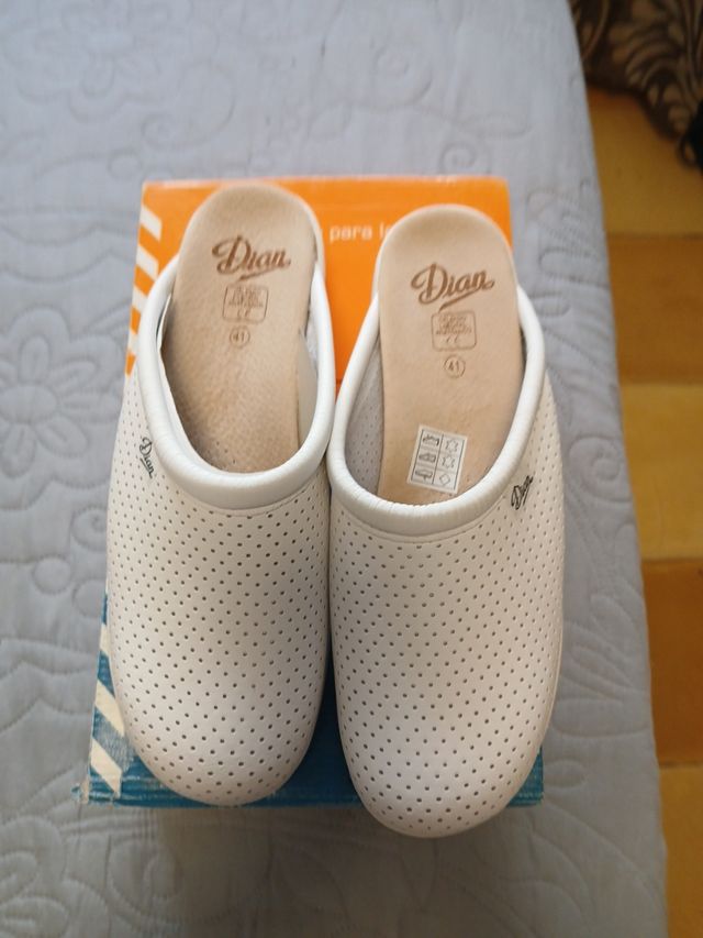 Zuecos Dian Blancos Talla 41 nuevos