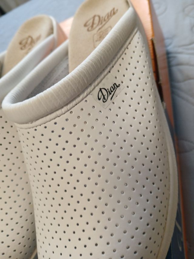 Zuecos Dian Blancos Talla 41 nuevos