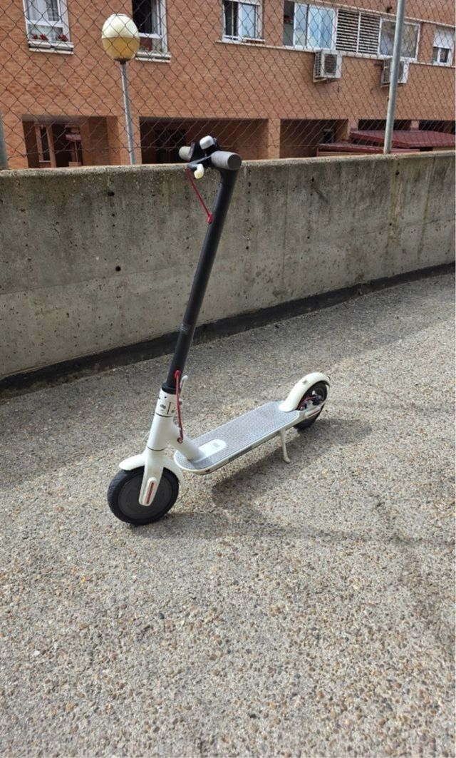 vendo Patinete Eléctrico Xiaomi 3 Blanco o cambio