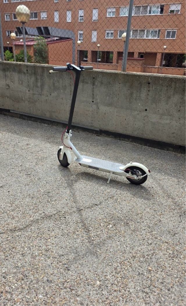 vendo Patinete Eléctrico Xiaomi 3 Blanco o cambio