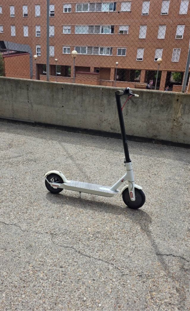 vendo Patinete Eléctrico Xiaomi 3 Blanco o cambio