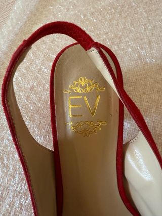 Zapatos de tacón rojos
Usados una vez- Talla 38