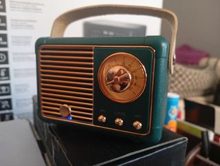 Altavoz Bluetooth Vintage Verde y Dorado