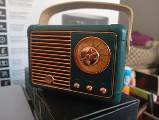 Altavoz Bluetooth Vintage Verde y Dorado
