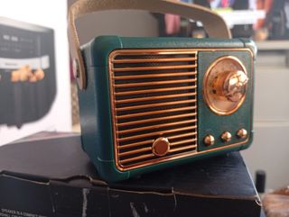 Altavoz Bluetooth Vintage Verde y Dorado