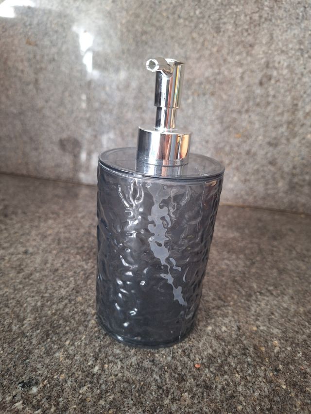 Dispensador de jabón texturizado