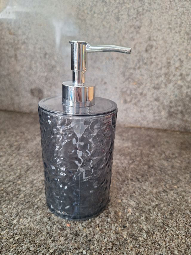 Dispensador de jabón texturizado