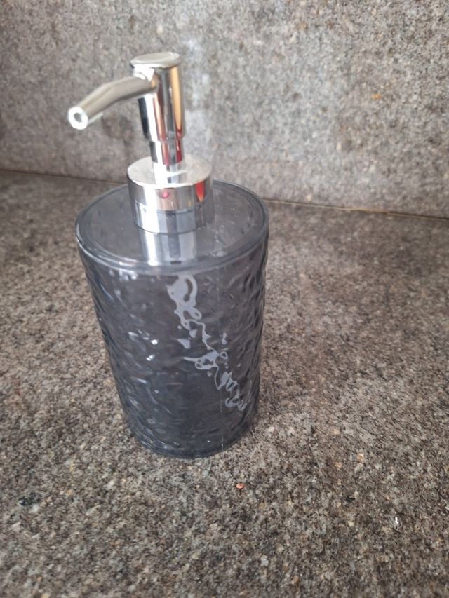 Dispensador de jabón texturizado