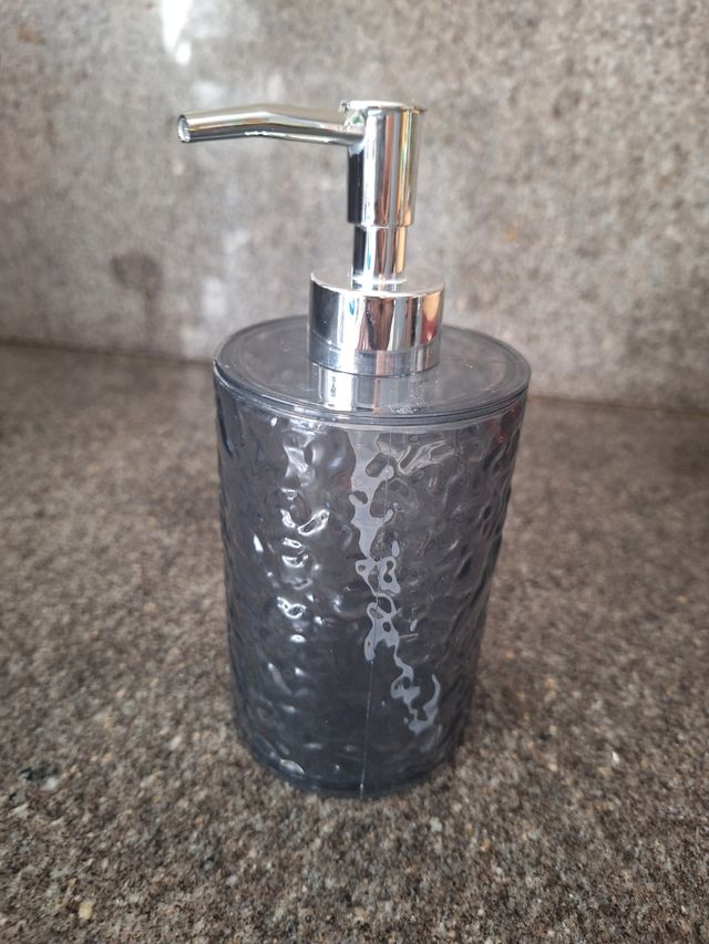 Dispensador de jabón texturizado