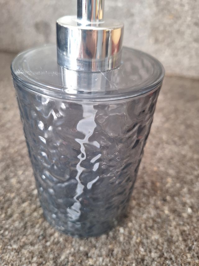 Dispensador de jabón texturizado