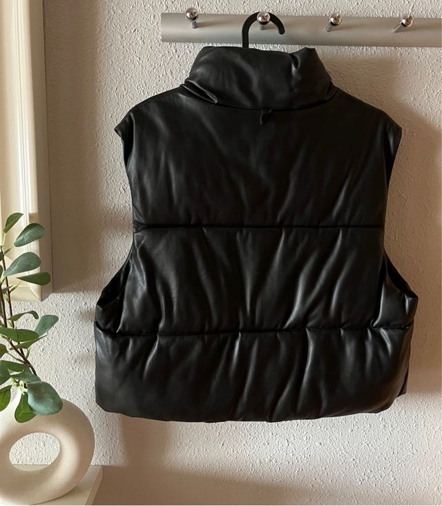 Chaleco acolchado negro Zara