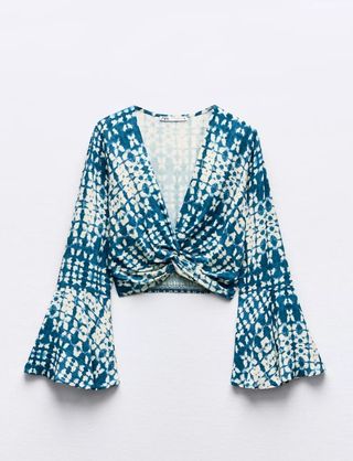 Top Zara estampado con nudo y manga acampanada