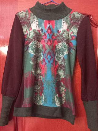 Jersey cuello alto estampado floral talla S