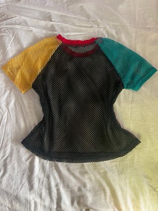 Camiseta Shein malla transpirable negro/colorida