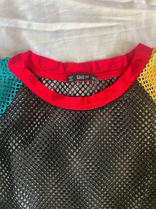 Camiseta Shein malla transpirable negro/colorida