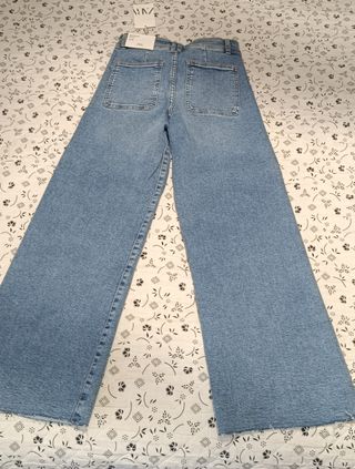 Pantalones vaqueros Zara anchos, talla 11-12 años.
