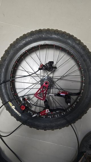 Rueda Clean con frenos Tech4