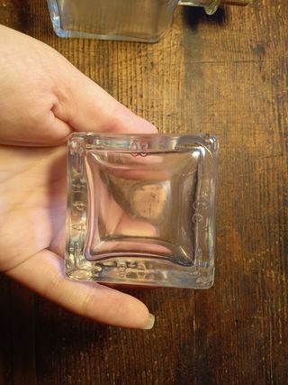 Due bottiglie boccette in vetro da collezione