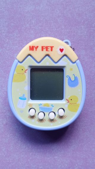 Imitación tamagotchi. Casi sin usar.