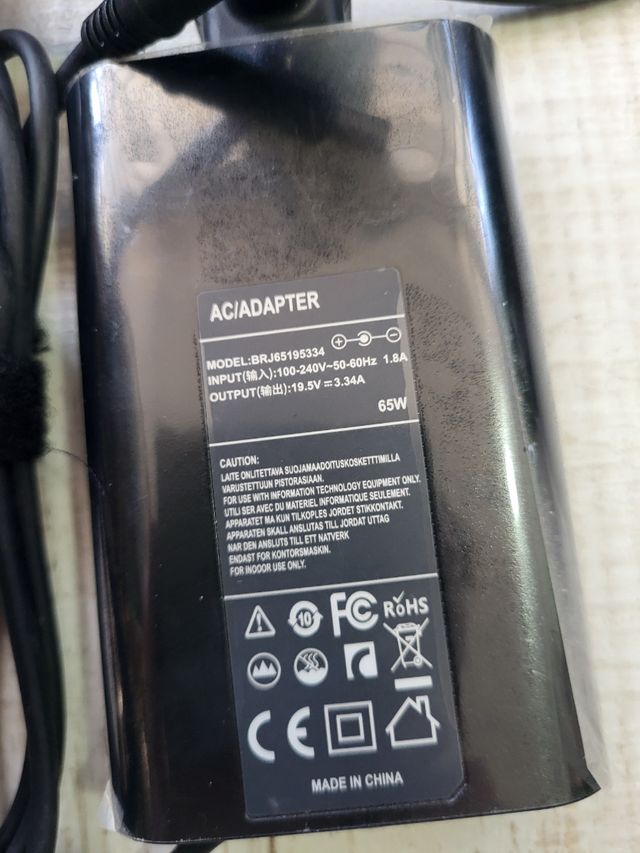 Adaptador AC/DC 65W