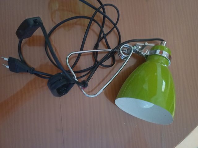 Lámpara de lectura verde y plateada