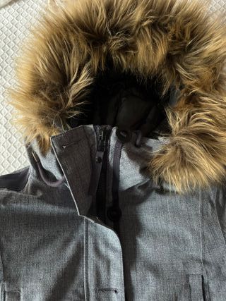 Parka Helly Hansen Gris con Capucha