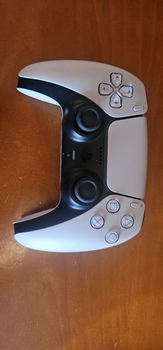 PlayStation 5 con mando