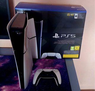 PlayStation 5 con mando
