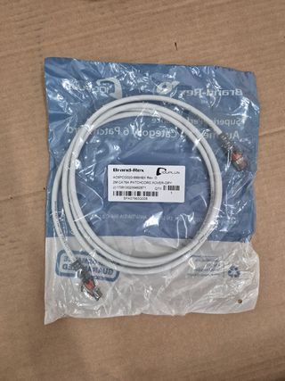 3 Cables Brand-Rex Cat6A 2m Crossover Gris (Nuevo)